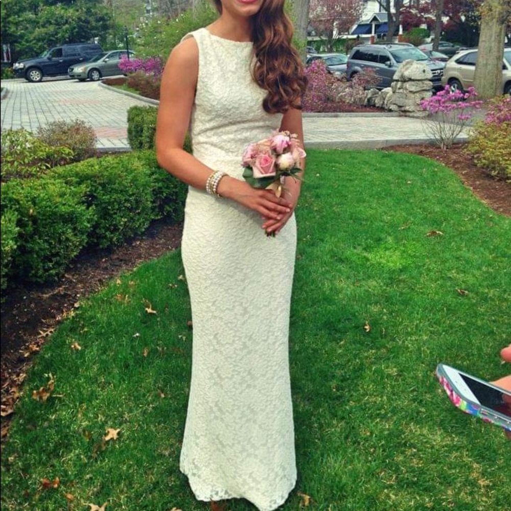 Alice + olivia sachi open back lace gown